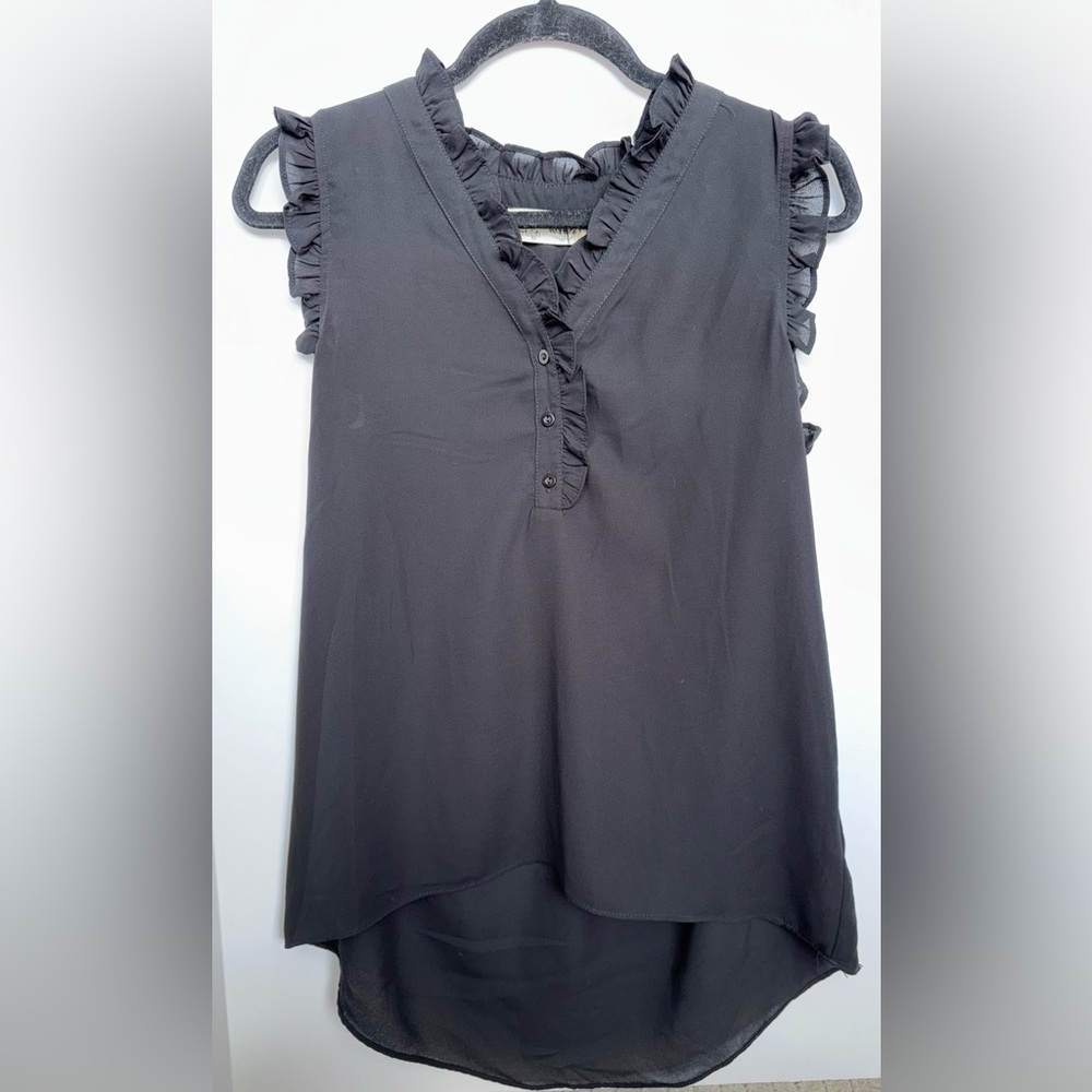 Everleigh top blouse black.  Shear material